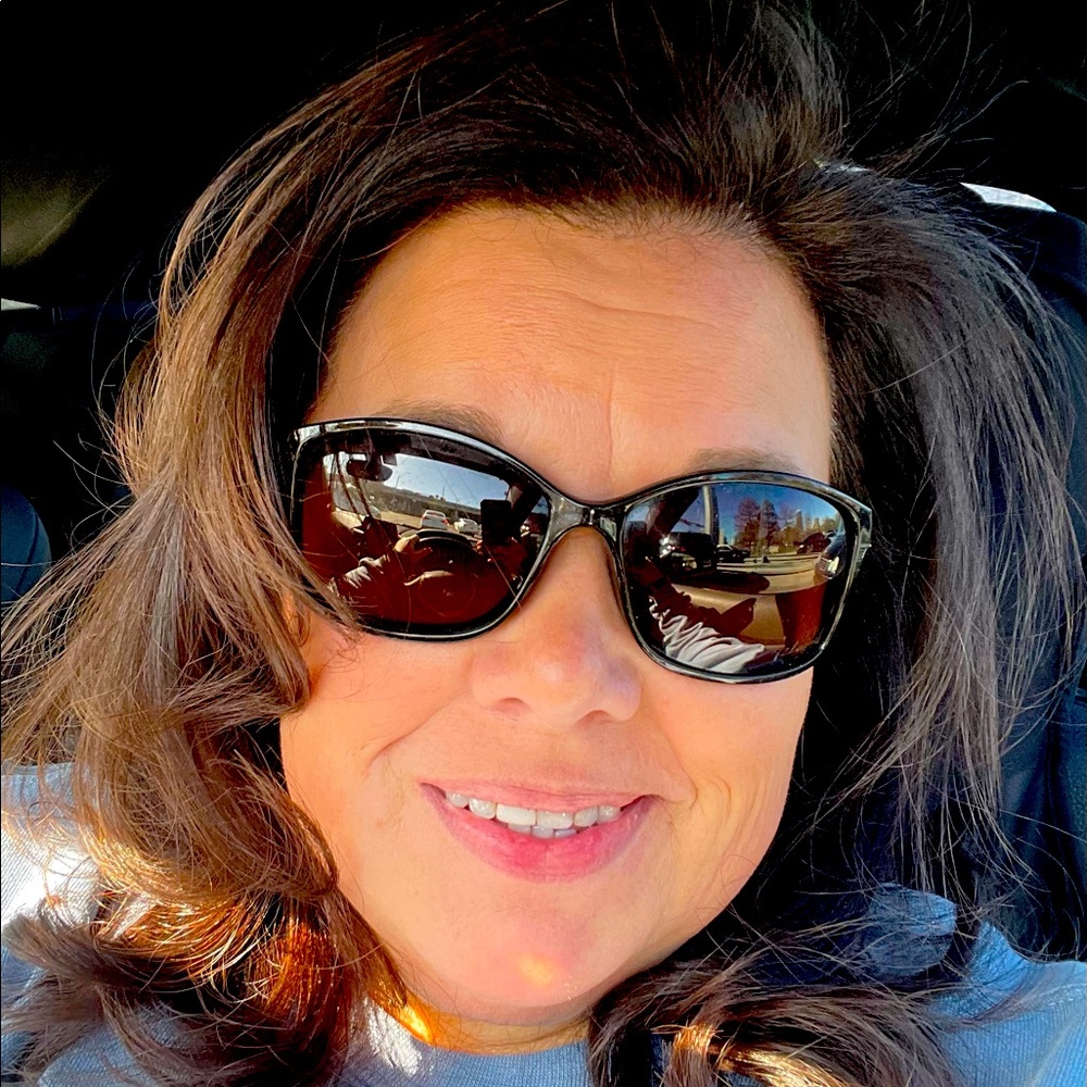 Meet your Posher, Kelli